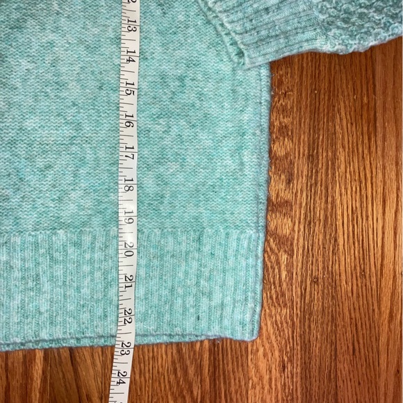 NWT Jcrew honeycomb puff sleeve sweater - Picture 9 of 10